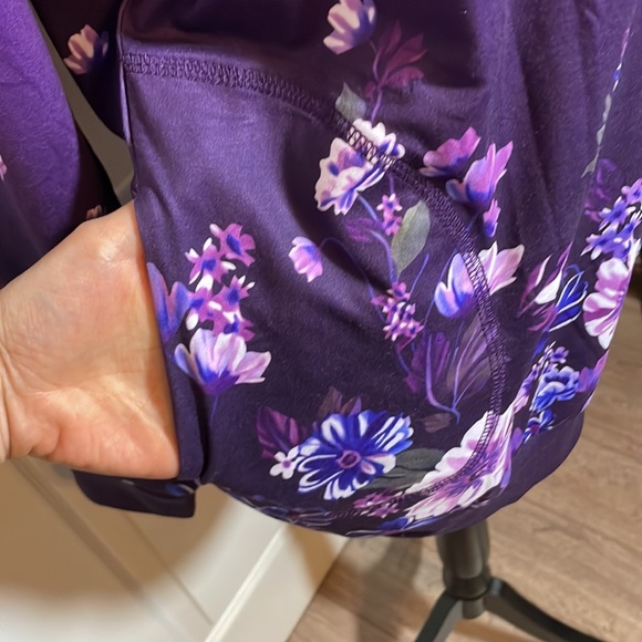 Beautiful long sleeve top with pockets - Picture 2 of 4